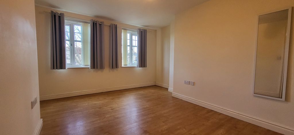 Property photo 3 of 7