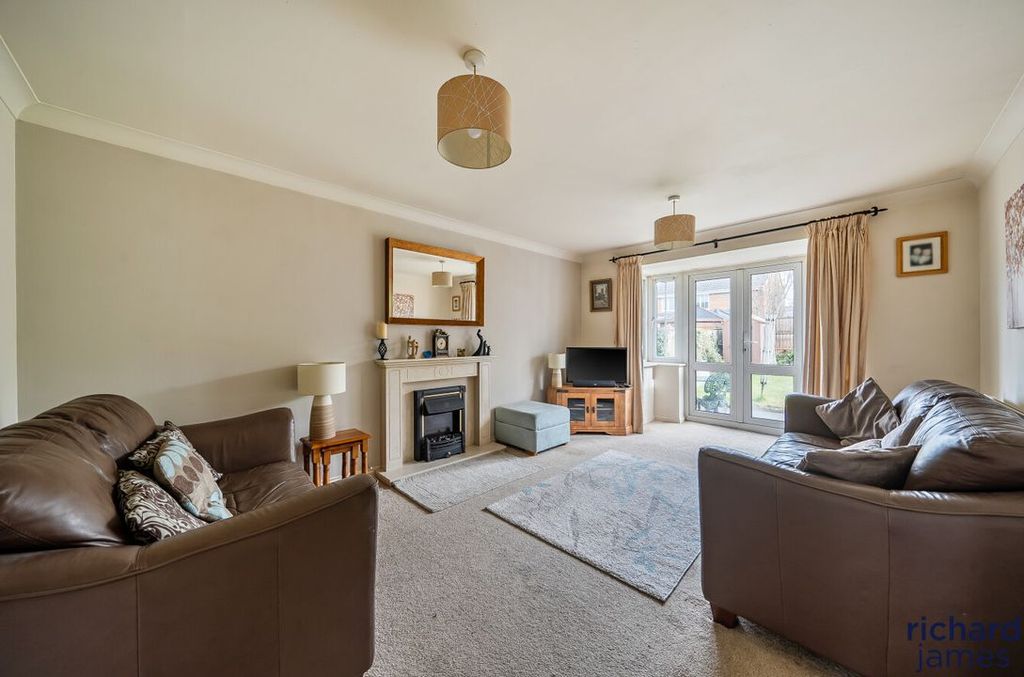 Property photo 2 of 11 10d4Ebacdc5d487088E3210Ec7183Ec2