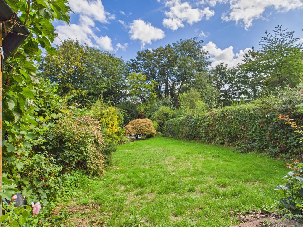 Property photo 3 of 13 Cam01920G0-Pr0192-Still022