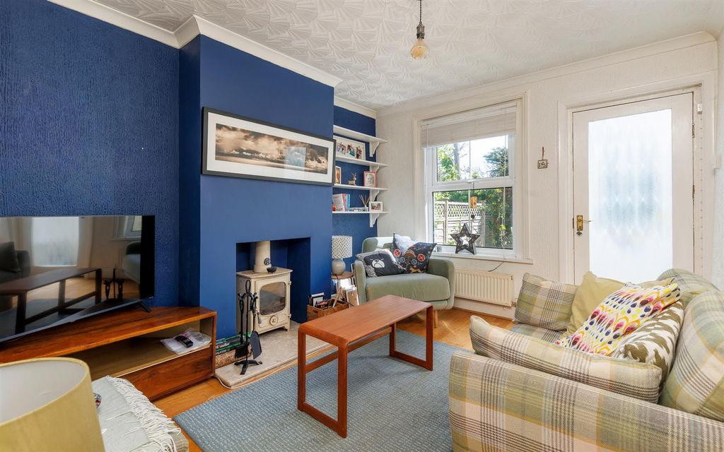Property photo 2 of 26