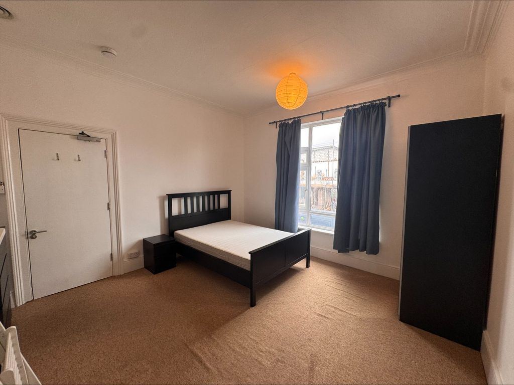 Property photo 3 of 13 Picture No. 12