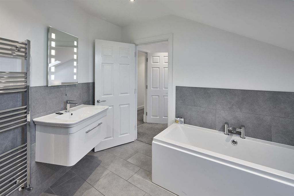 Property photo 3 of 12 10