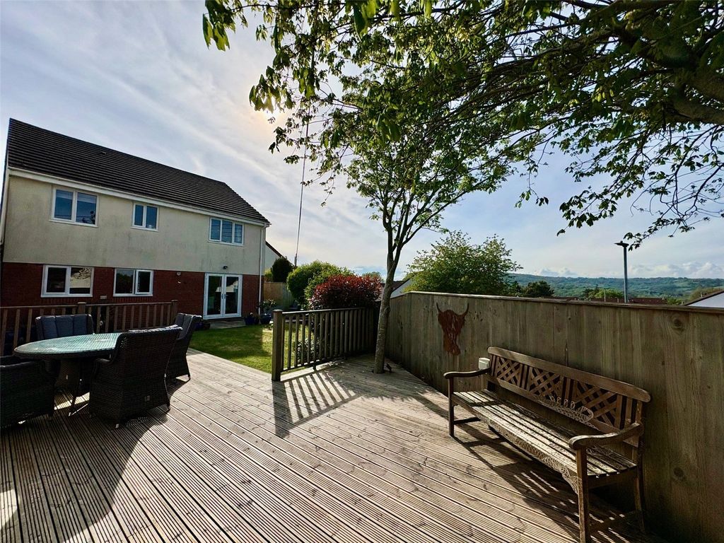 Property photo 2 of 21 Picture No. 18