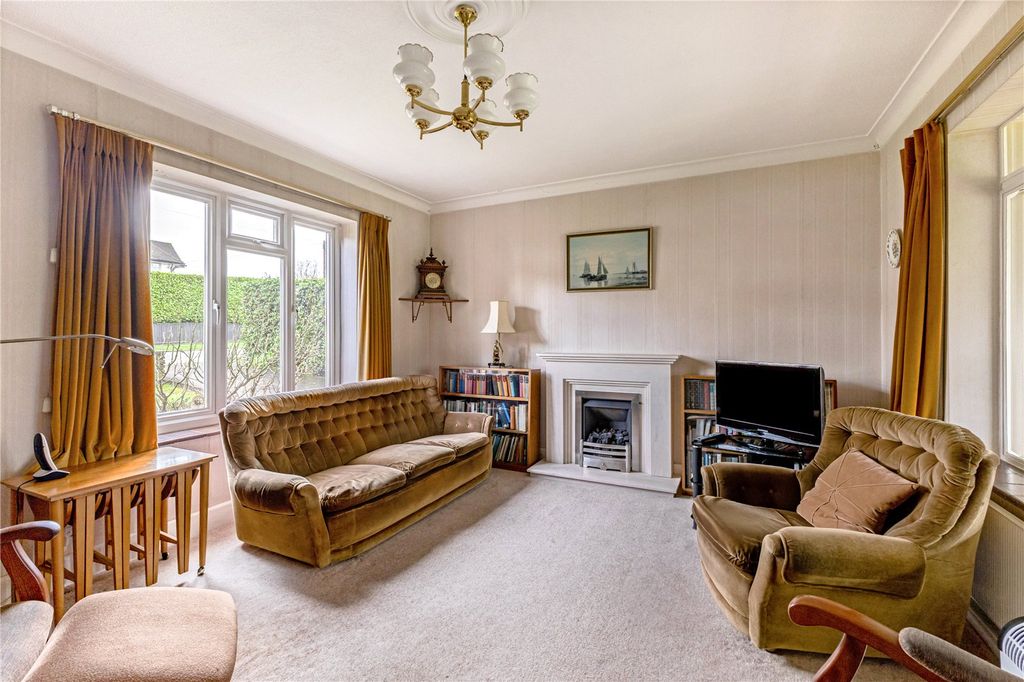 Property photo 2 of 12 Sitting Room