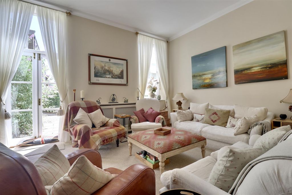 Property photo 1 of 18 044D36A2-0C66-40B9-B8Da-F31Cbc3Fdb5A_1_201_A.Jpeg