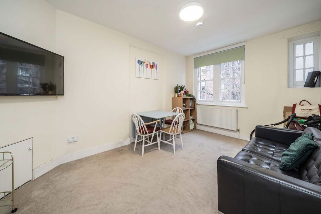 Property photo 3 of 5