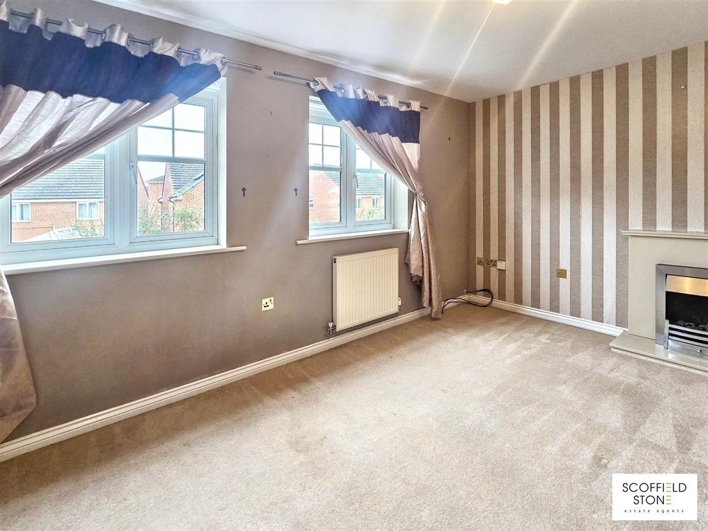 Property photo 2 of 13 Lounge