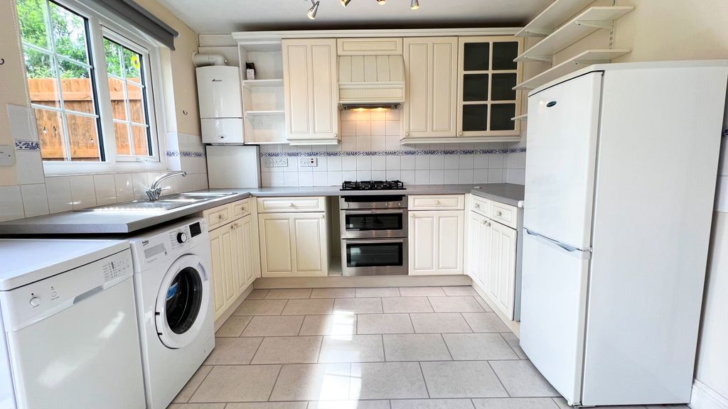 Property photo 3 of 12 3758466