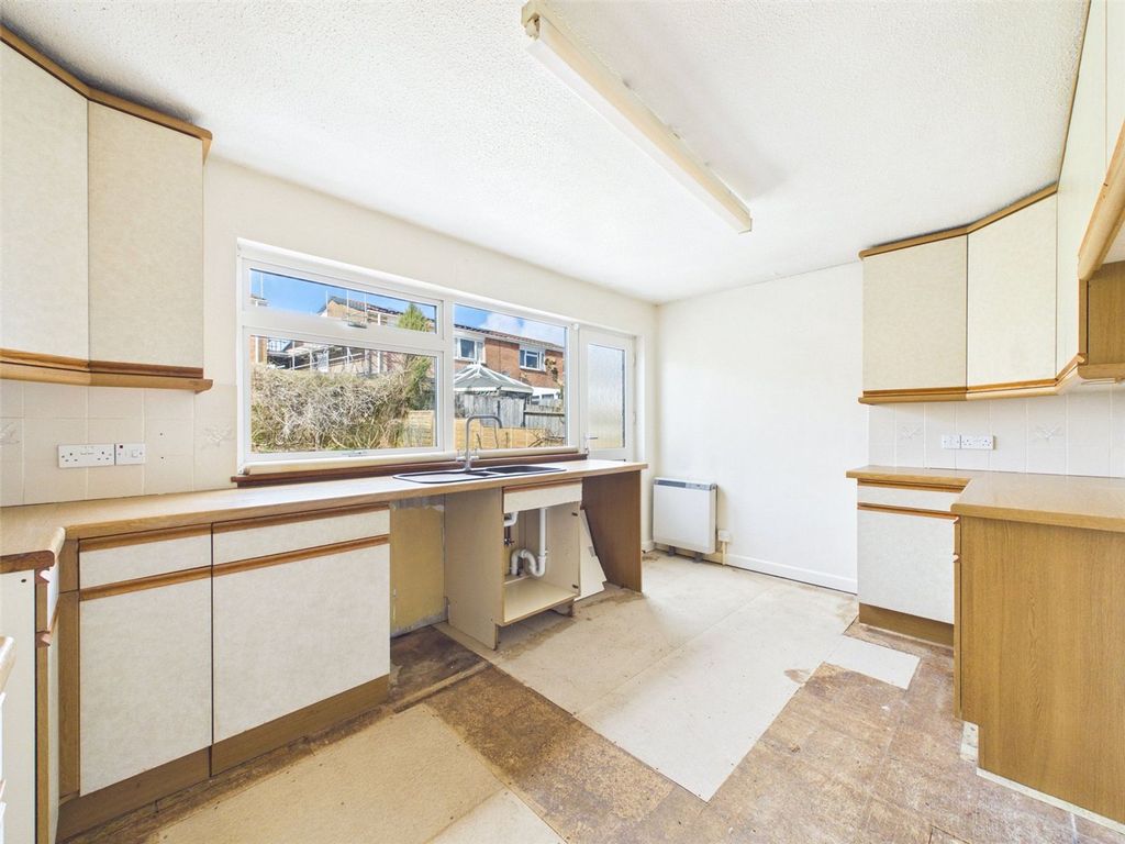 Property photo 3 of 15 Kitchen