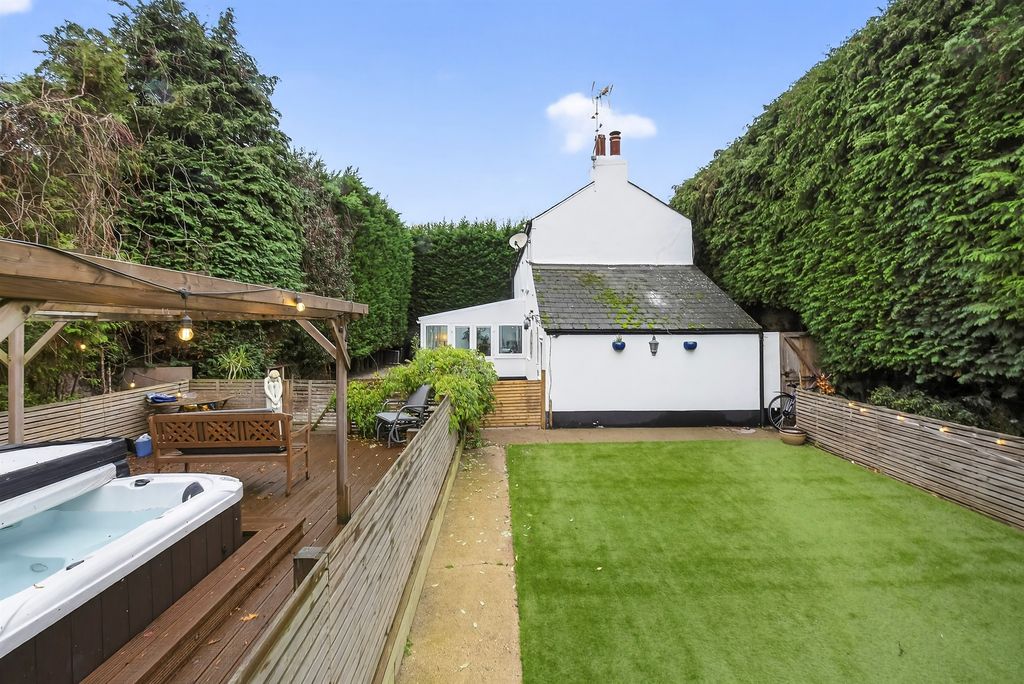 Property photo 2 of 13