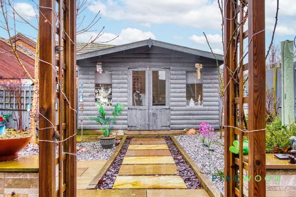 Property photo 2 of 23 Summer House