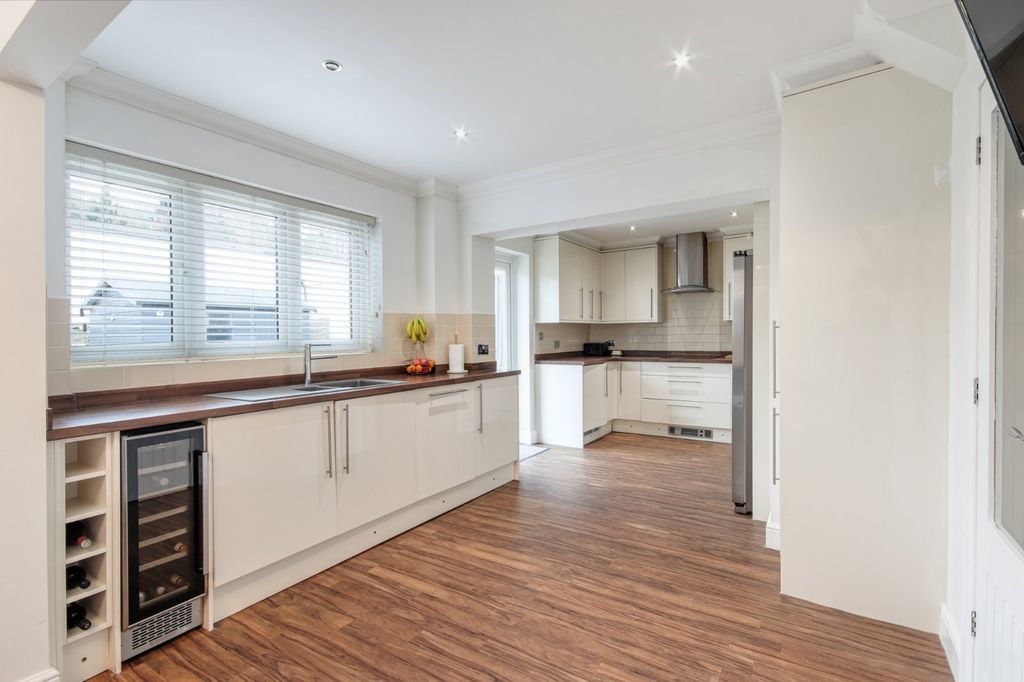 Property photo 3 of 18 Kitchen-Diner