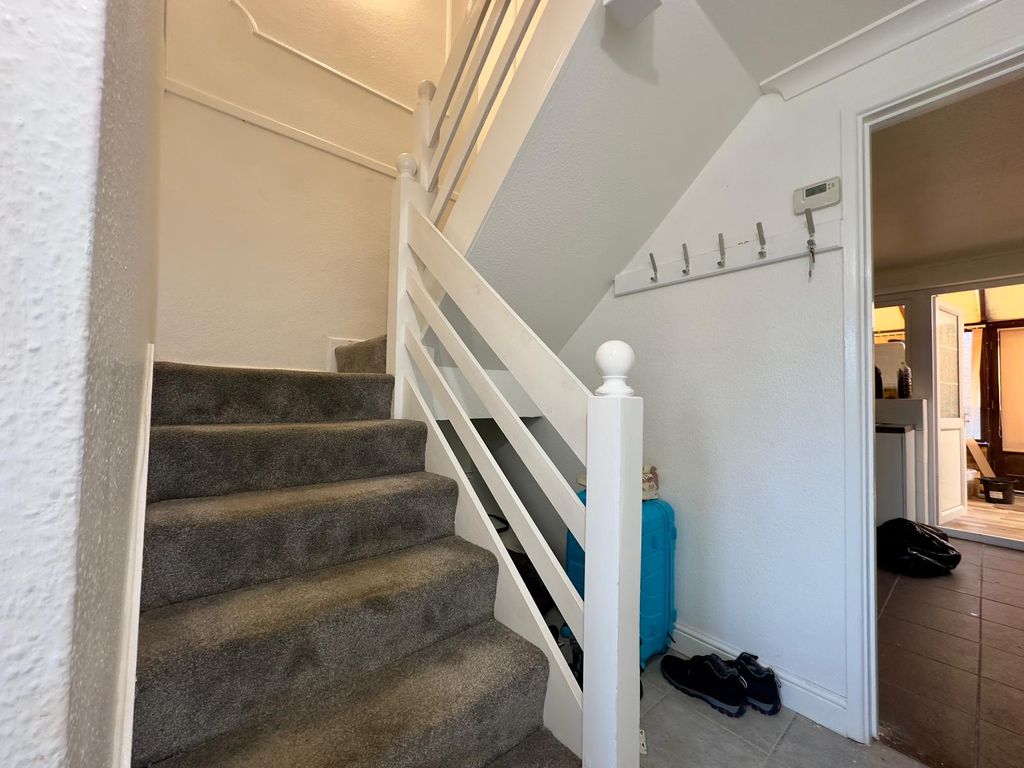 Property photo 3 of 25