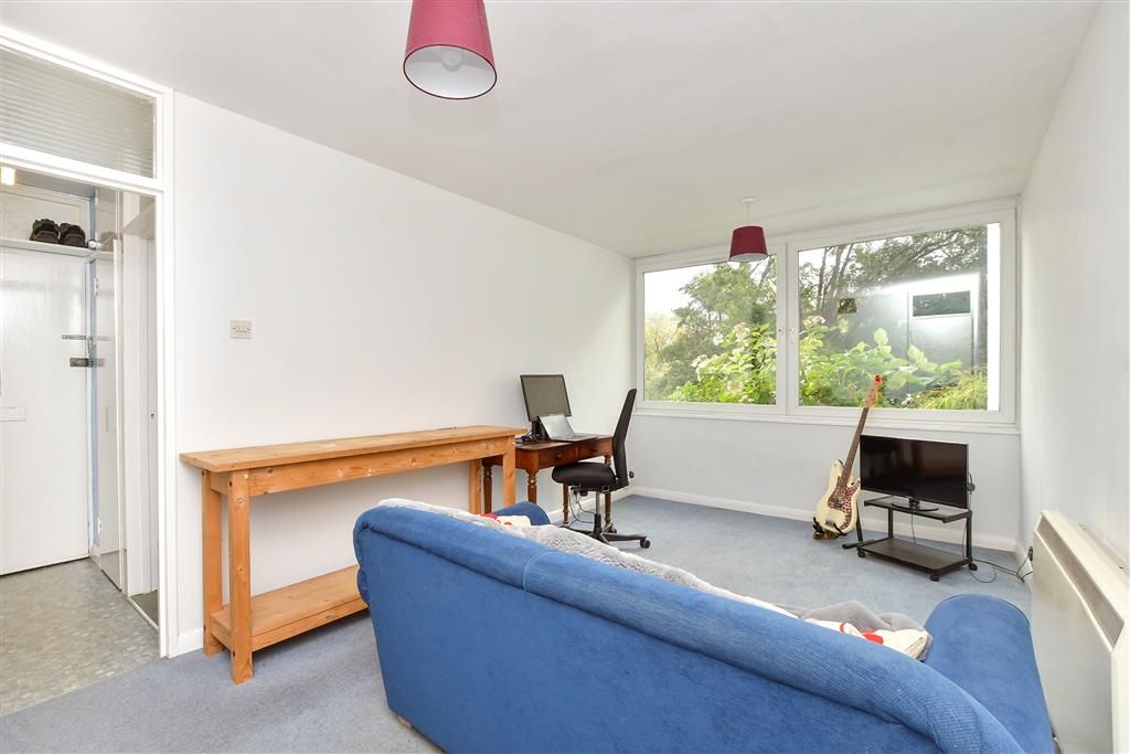 Property photo 2 of 13 Lounge