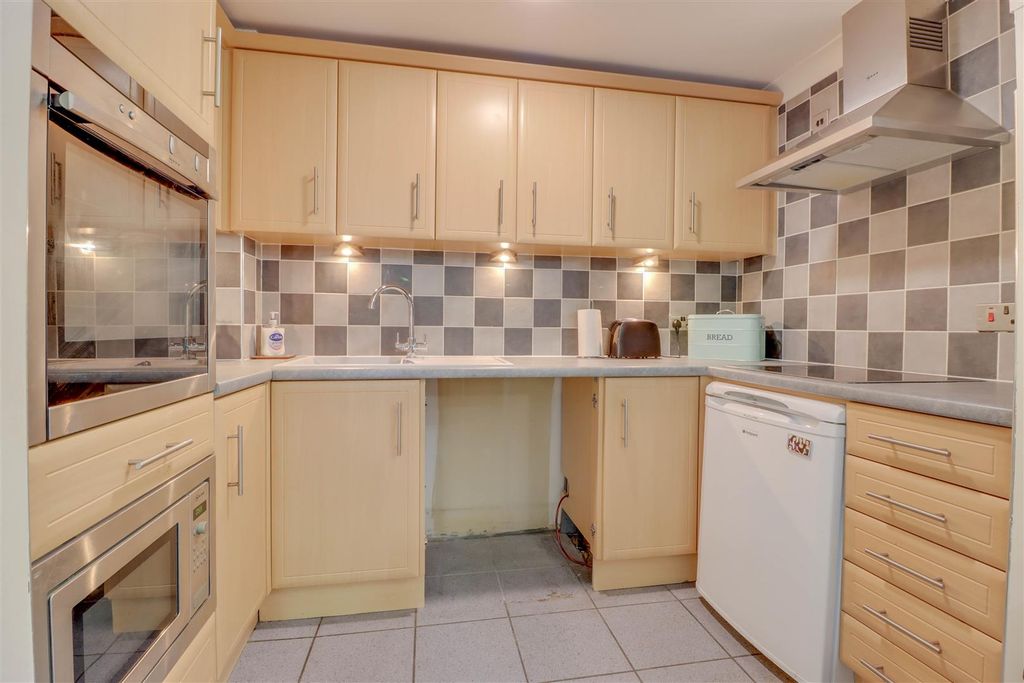 Property photo 1 of 10 6 Sycamore Court.Jpg