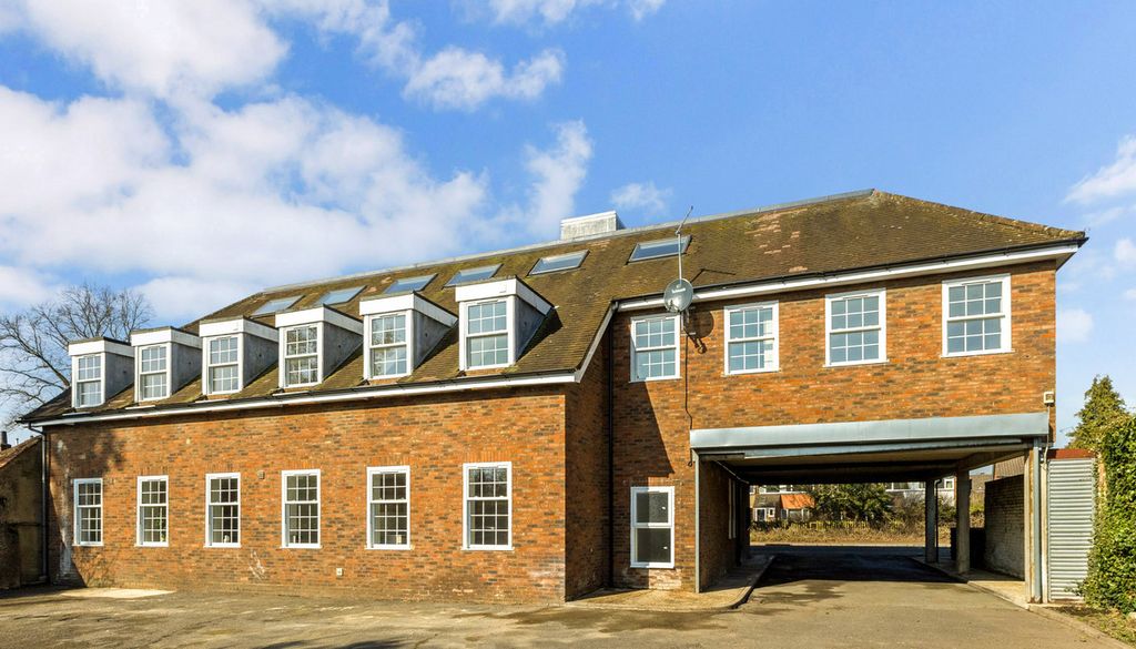 Property photo 3 of 9