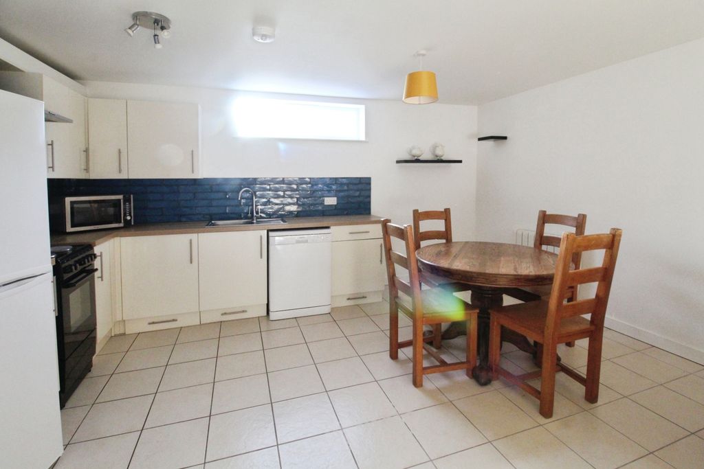 Property photo 3 of 15 Kitchen / Diner