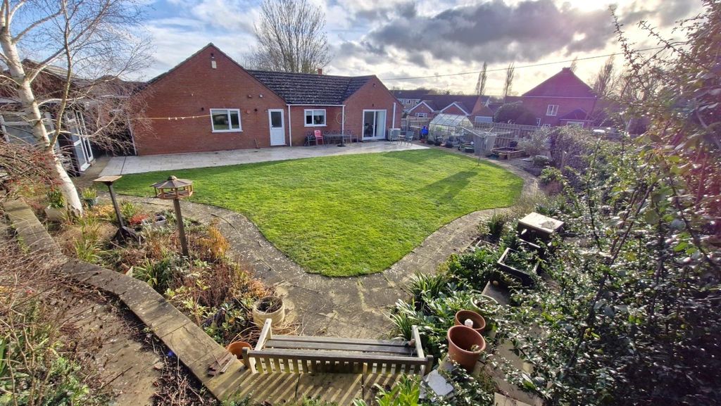 Property photo 2 of 21 Osy5.Jpg