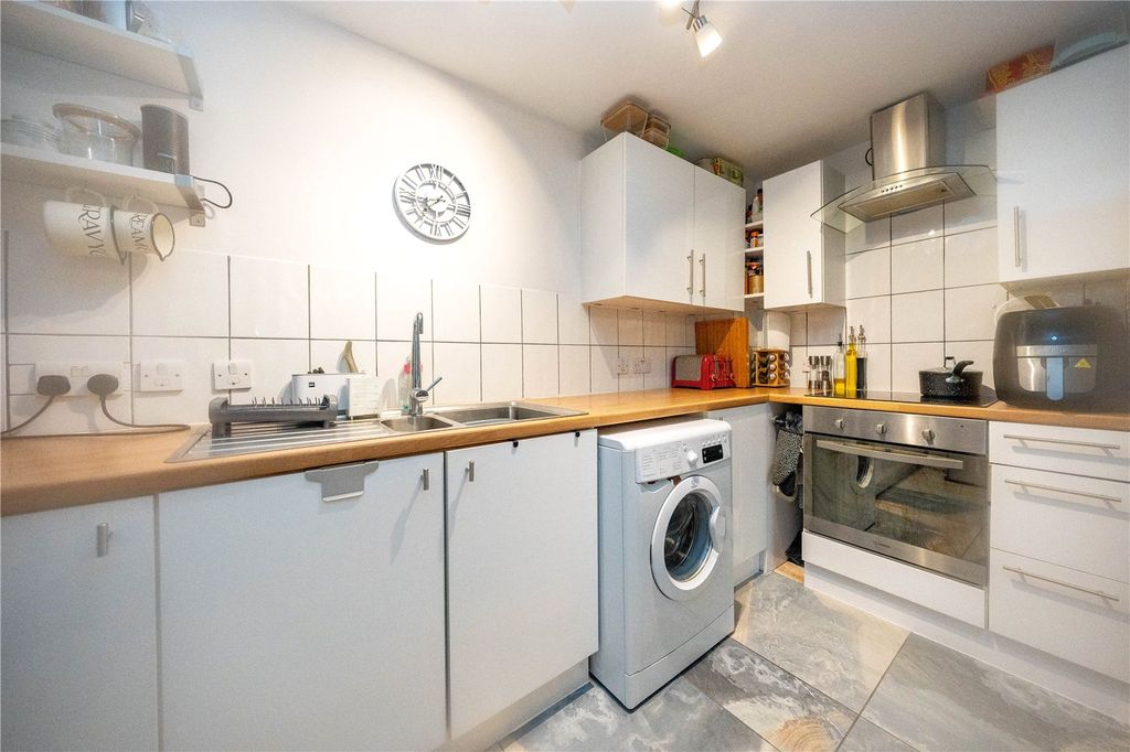 Property photo 3 of 10 Internal