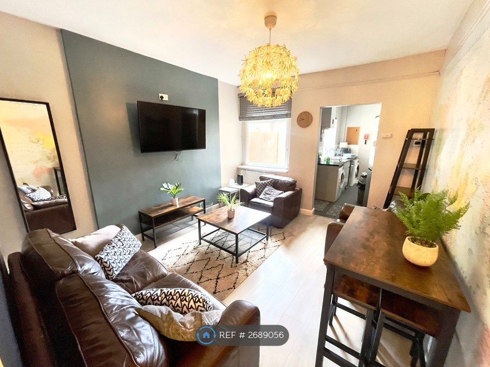 Property photo 2 of 11