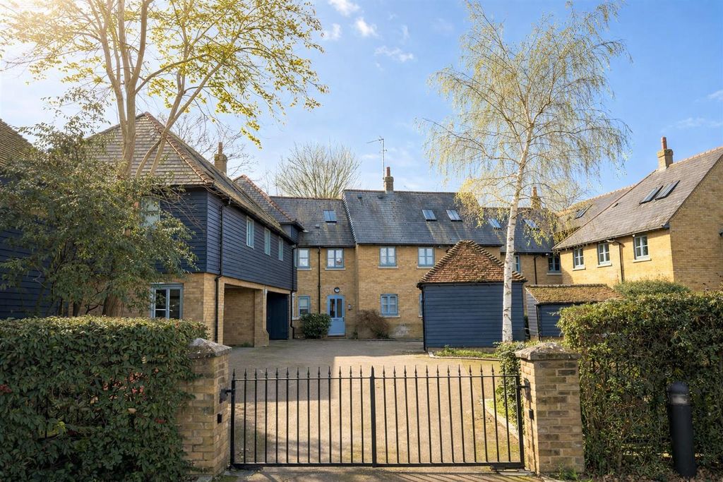 Property photo 1 of 27 Front.Png