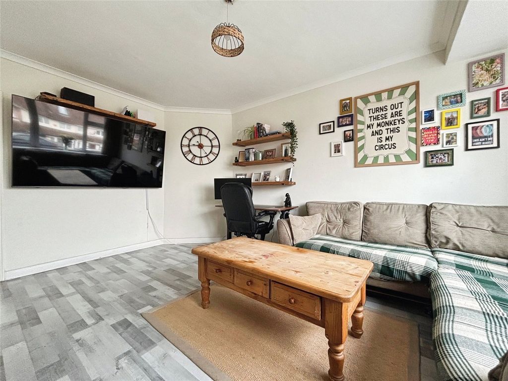 Property photo 2 of 25 Picture No. 03