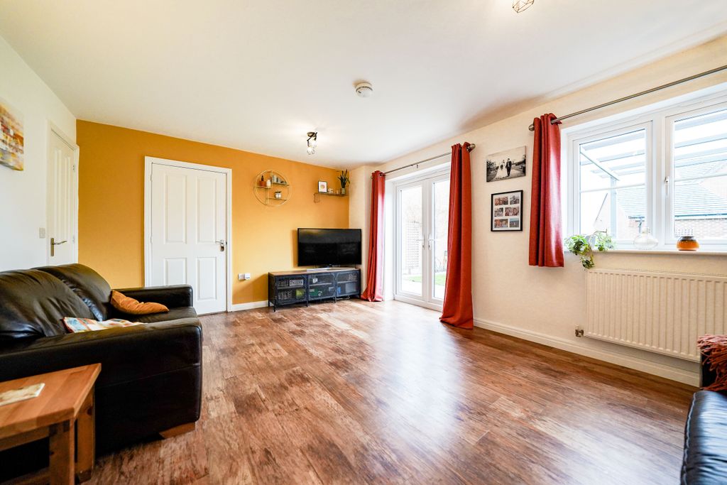 Property photo 3 of 23 Dsc03686