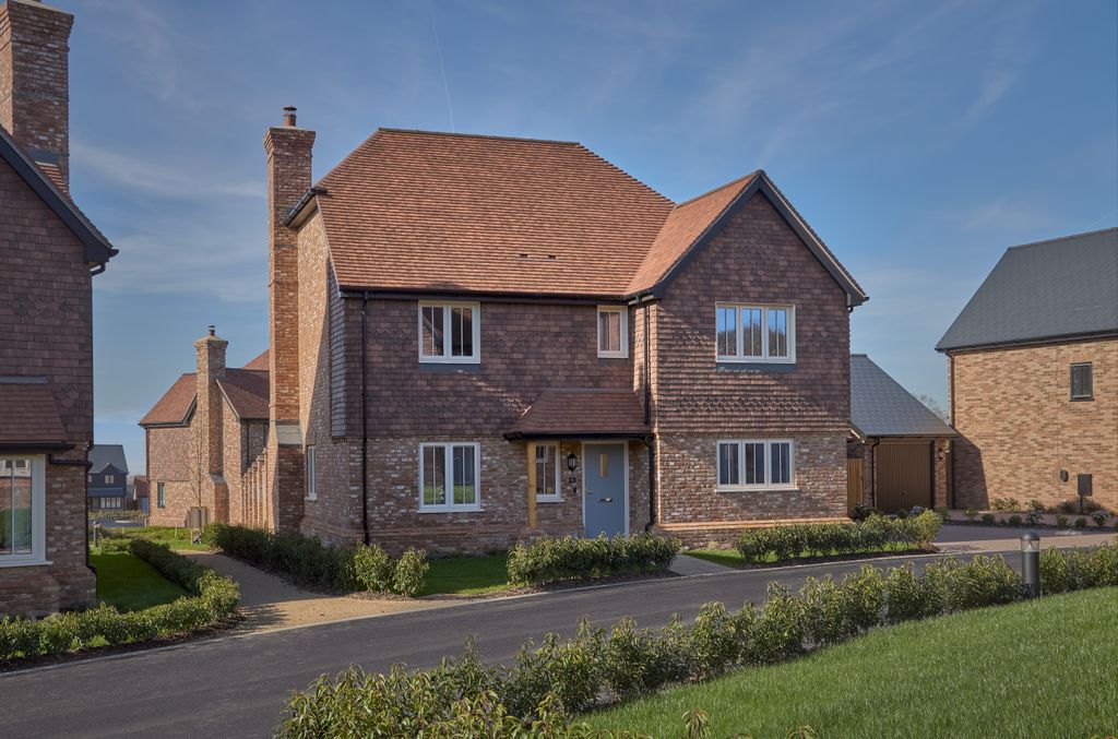 Property photo 1 of 18 Redwood