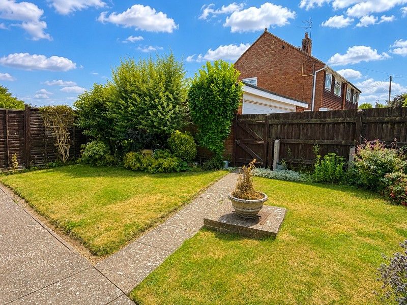 Property photo 3 of 11 Outside