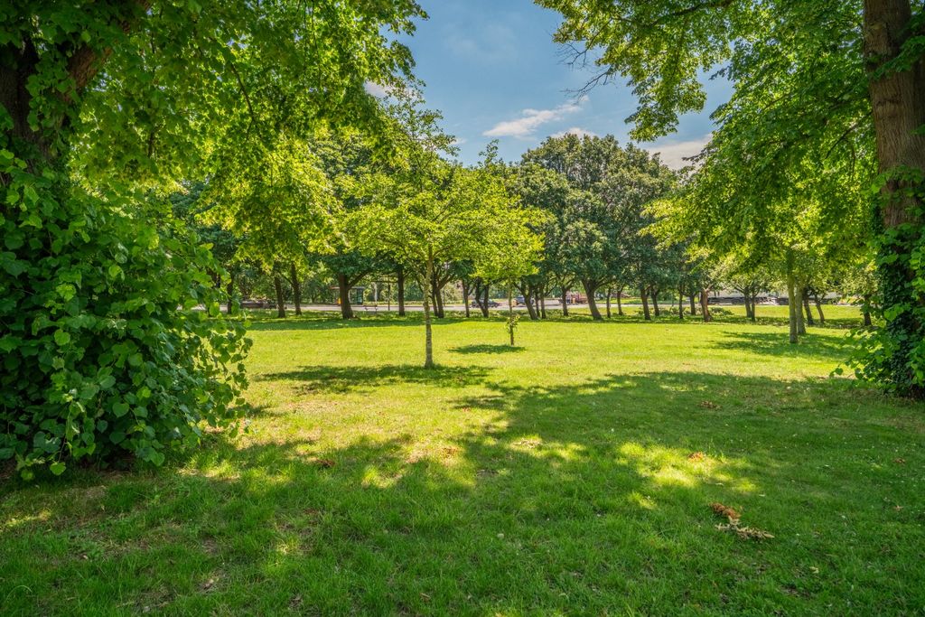 Property photo 2 of 44 5266252