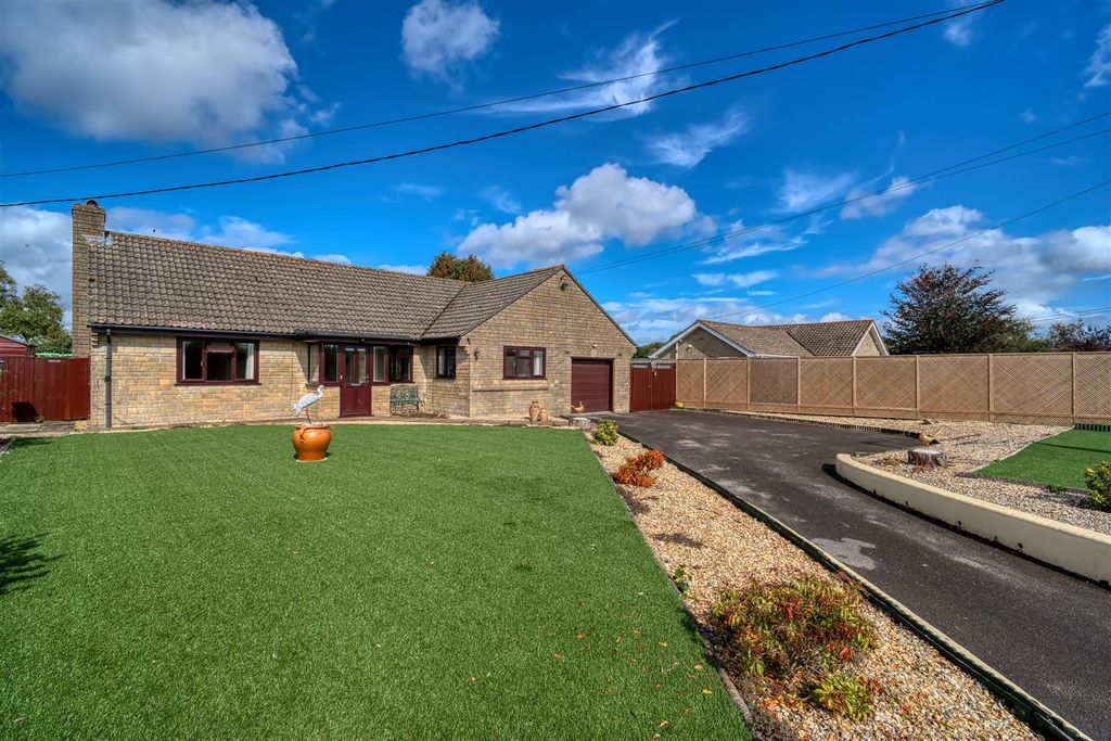 Property photo 1 of 11