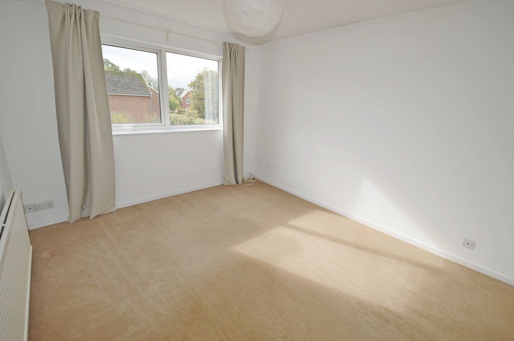 Property photo 3 of 5 Living Room