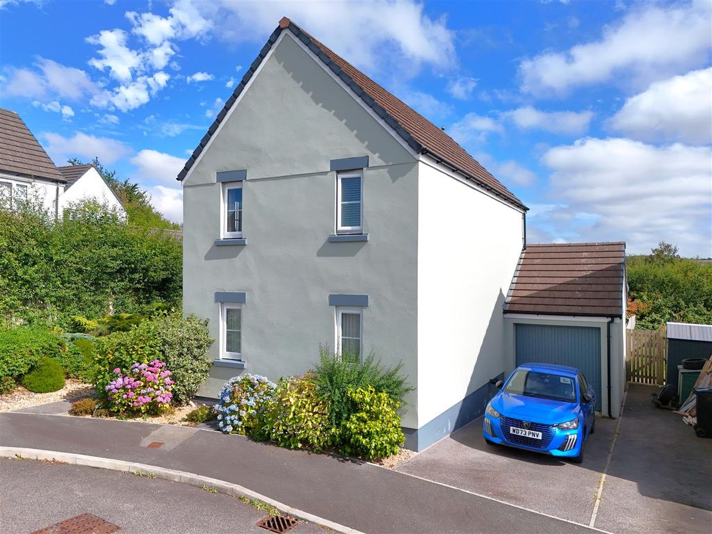 Property photo 1 of 30 Wheal Albert Road