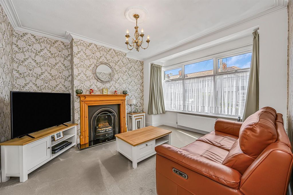 Property photo 3 of 19