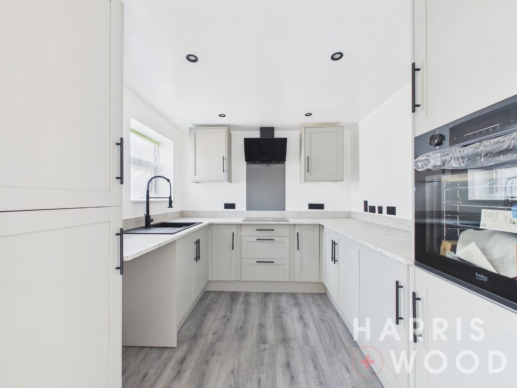 Property photo 2 of 23 5165752