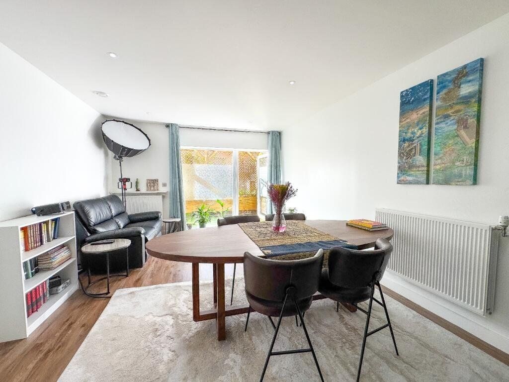 Property photo 2 of 18 Picture No. 29