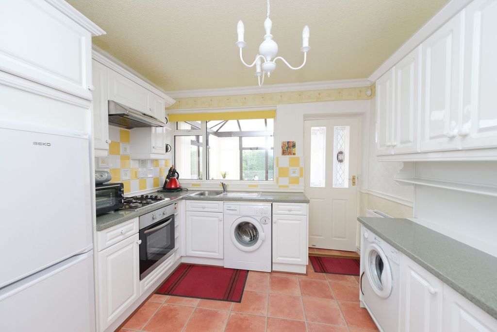 Property photo 2 of 20