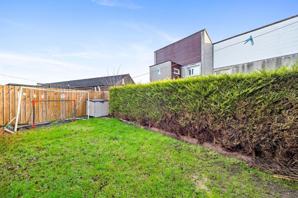 Property photo 2 of 24