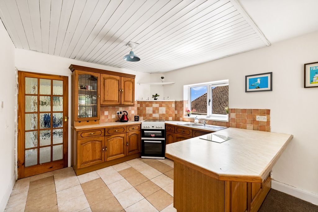Property photo 3 of 22