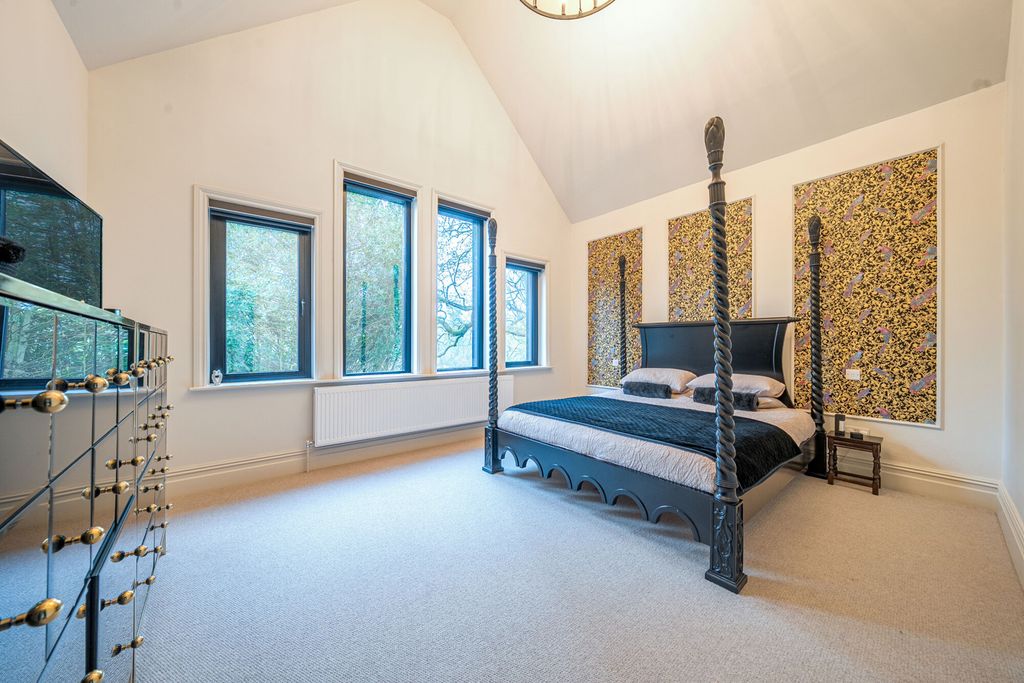 Property photo 3 of 22 1404933-18-69850c...