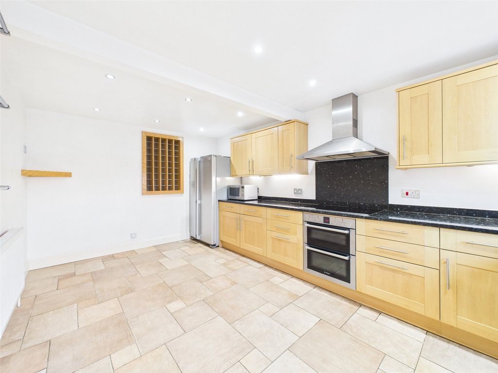 Property photo 3 of 19 Picture No. 26