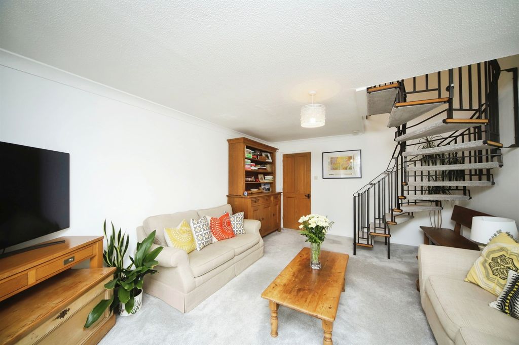 Property photo 3 of 17
