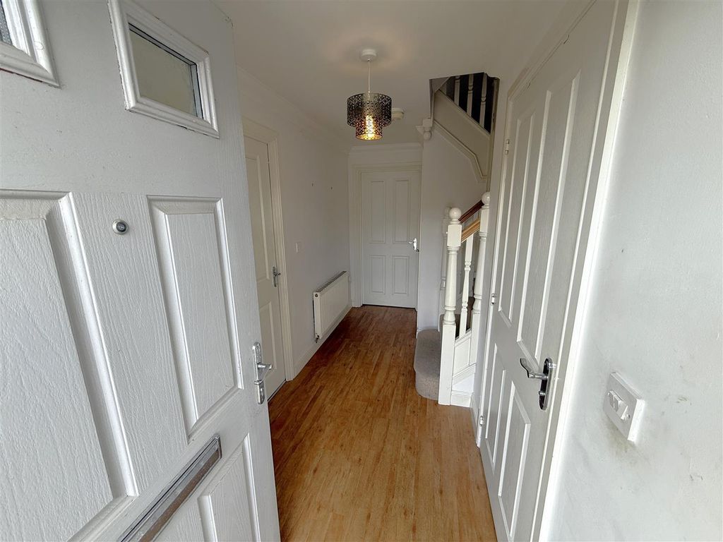 Property photo 3 of 23 Entrance Hall.Jpg