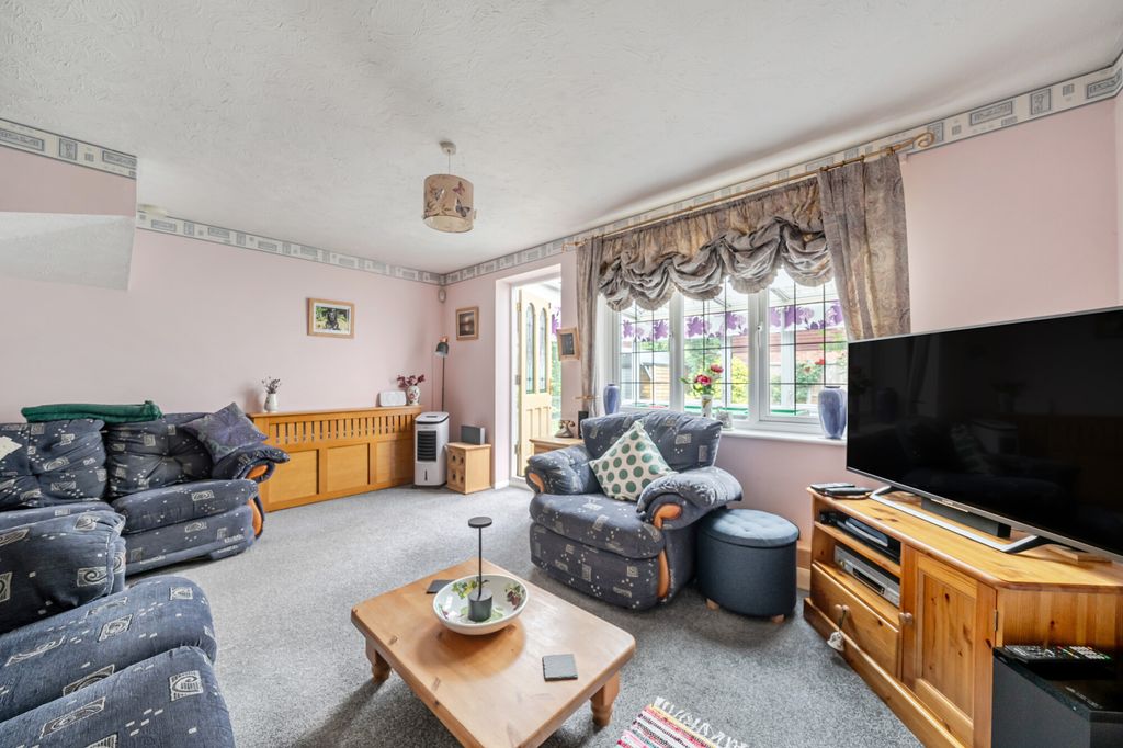 Property photo 3 of 9 3