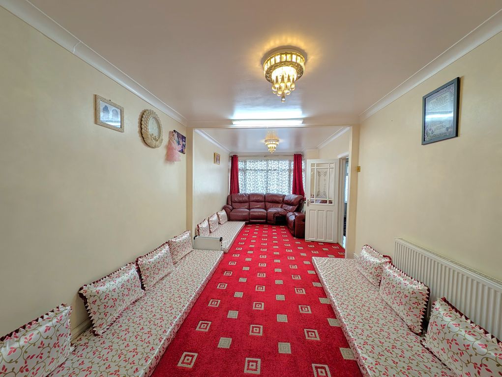 Property photo 2 of 8