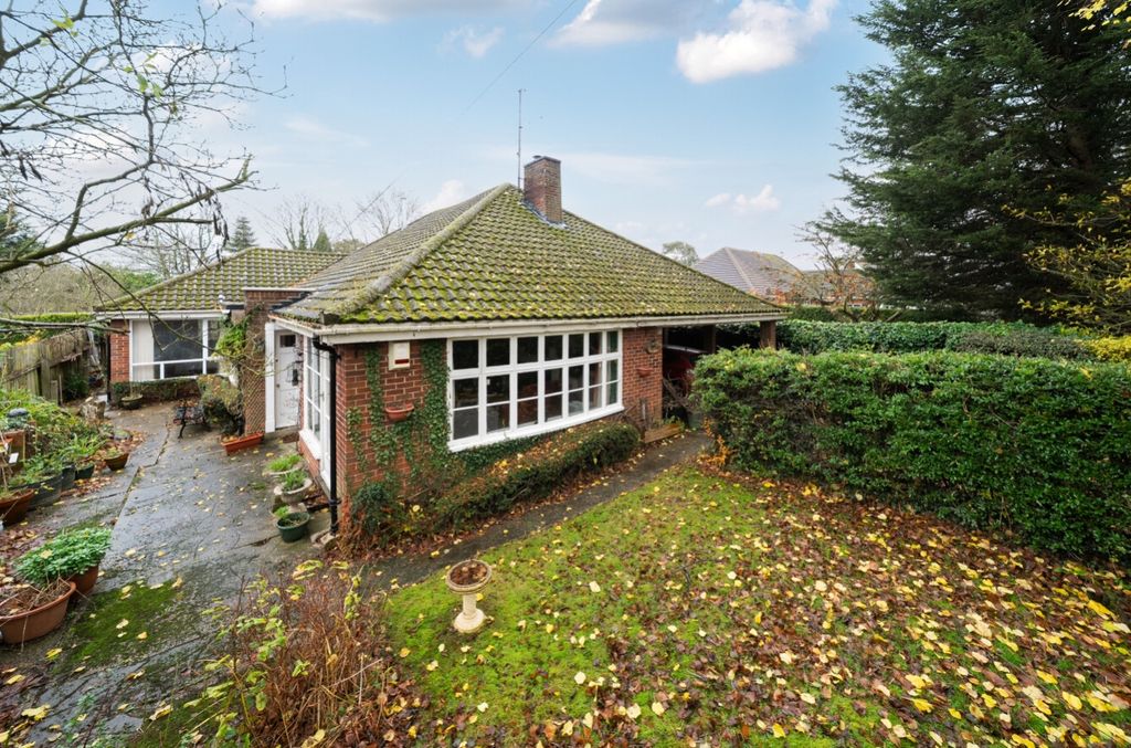 Property photo 1 of 13 -6932cd7795415-l-1387618-1-6931975F9B8E3