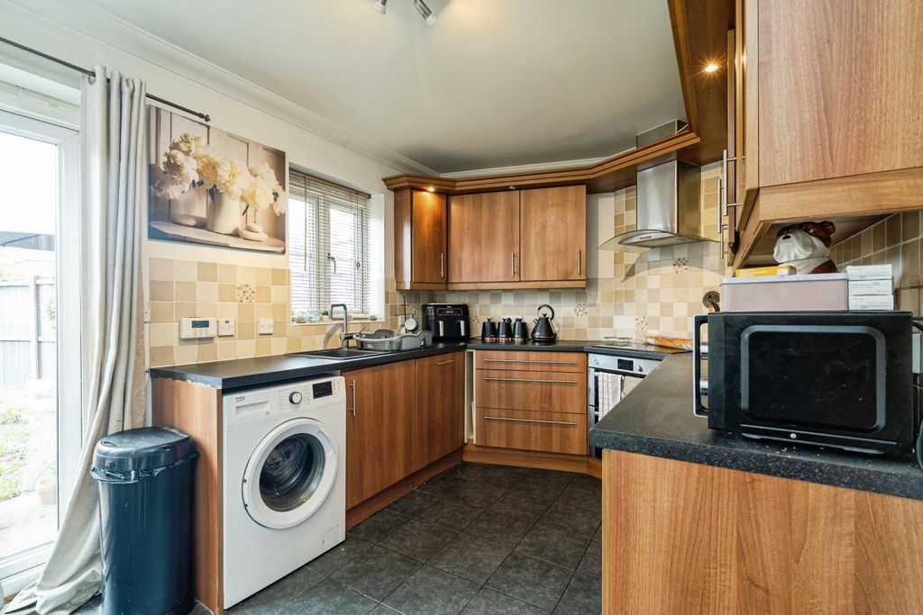 Property photo 2 of 22 Kitchen