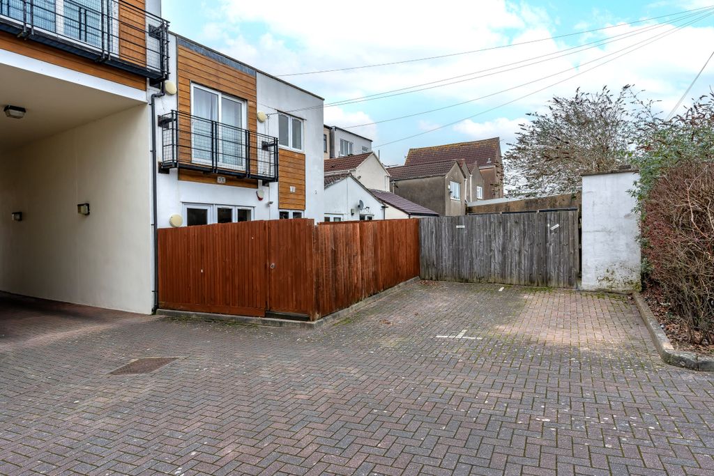 Property photo 3 of 13 3