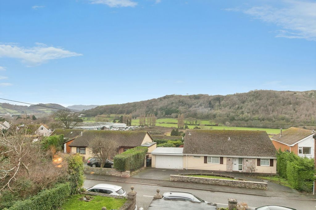 Property photo 3 of 26