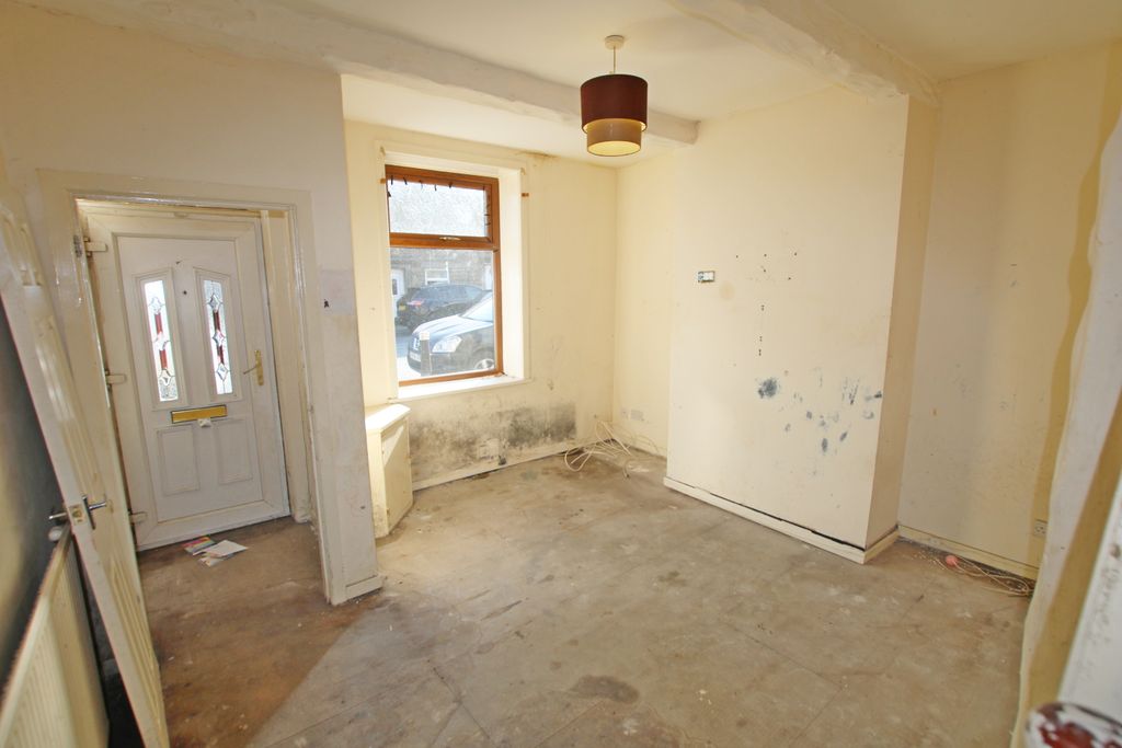 Property photo 2 of 9 2